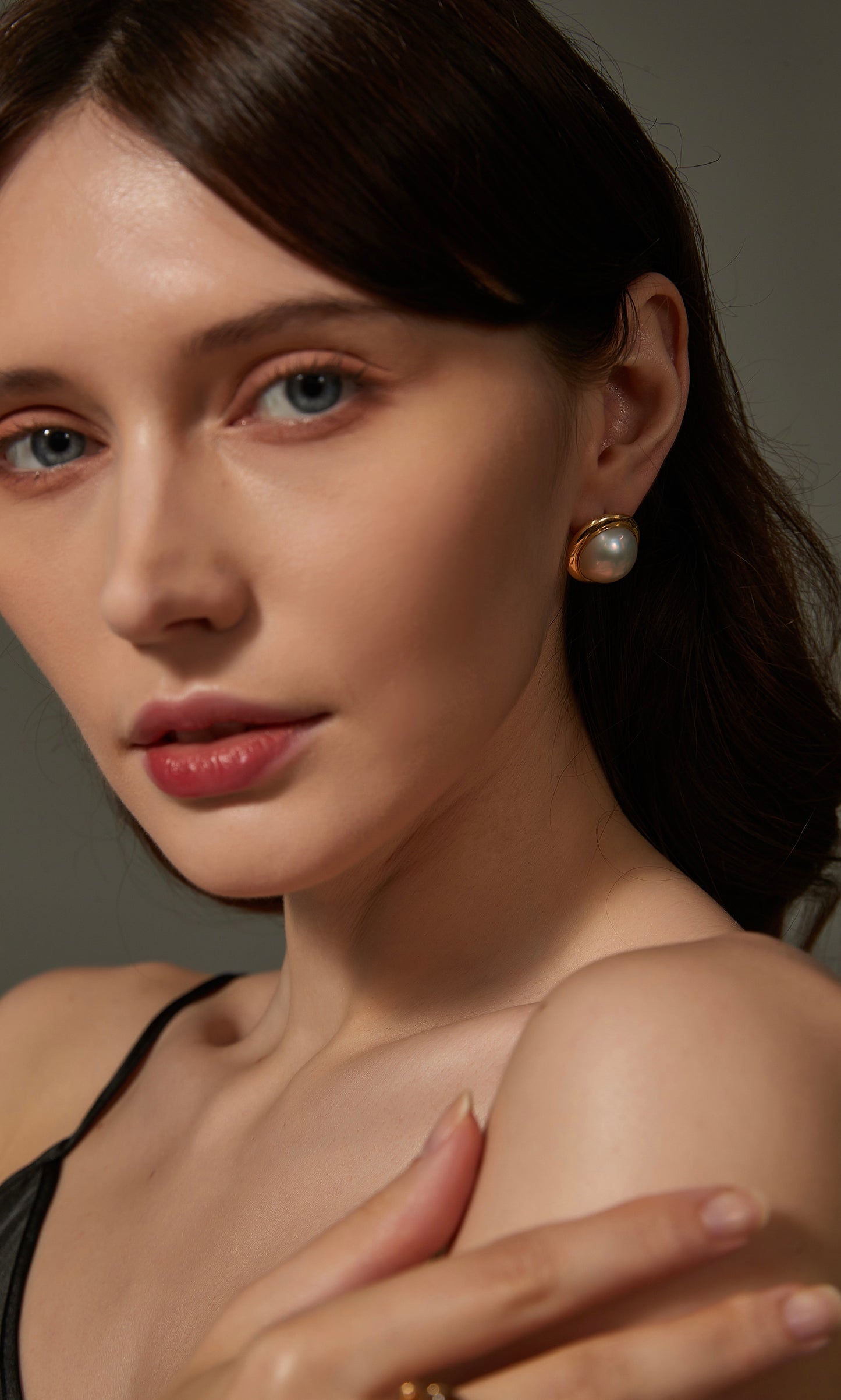 Japanese Mabe Pearl Yellow Gold Earrings